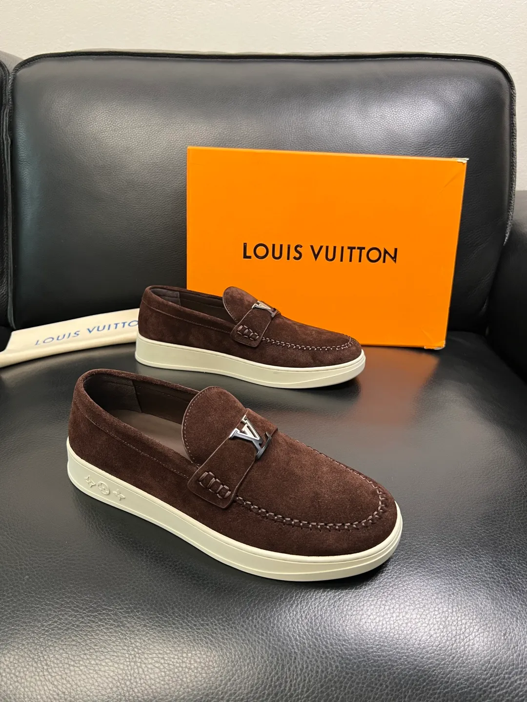 Men's shoes 💰740 Lv high quality top crafts Louis Vuitton, sports sneakers counter synchronization, uppers imported from Italy, high-quality splicing colorful complex crafts, imported mesh pads soft and comfortable, soles: original soles specially provided by the original factory, T men's shoes 💰U exclusive movable molded soles super comfortable, original factory single goods, code number 38-44 (customized 45)